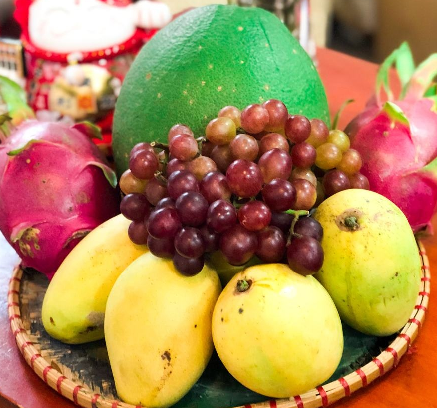 Mâm ngũ quả Thần Tài và Thổ Địa.png